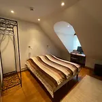 Old Town Luxury Loft With Sauna Kuressaare