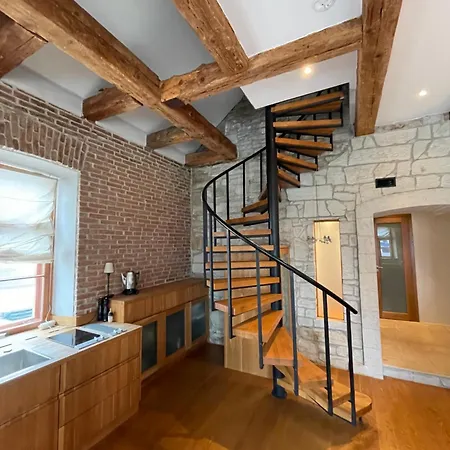 Old Town Luxury Loft With Sauna Apartmán
