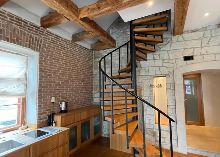 Old Town Luxury Loft With Sauna Apartmán